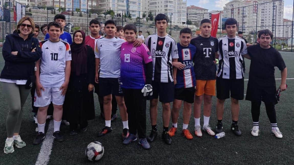 FUTBOL TURNUVASINDA ZAFER 9-F’NİN!