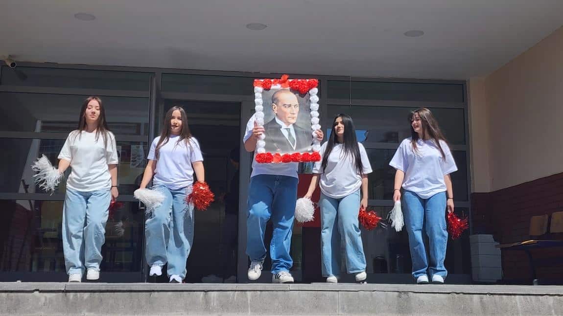 OKULUMUZDA 19 MAYIS COŞKUSU