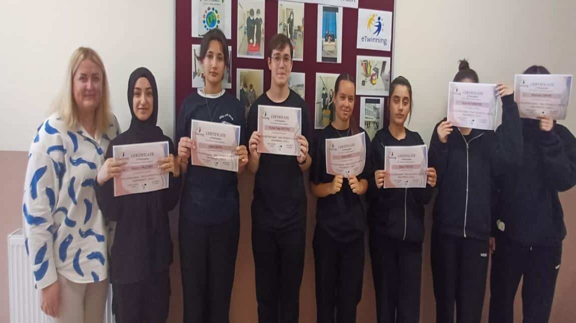 ECO-STEWARDS:THE CITIZEN'S GREEN FOOTPRINT eTwinning Projemizin  Sertifikalarını Öğrencilerimize Verdik